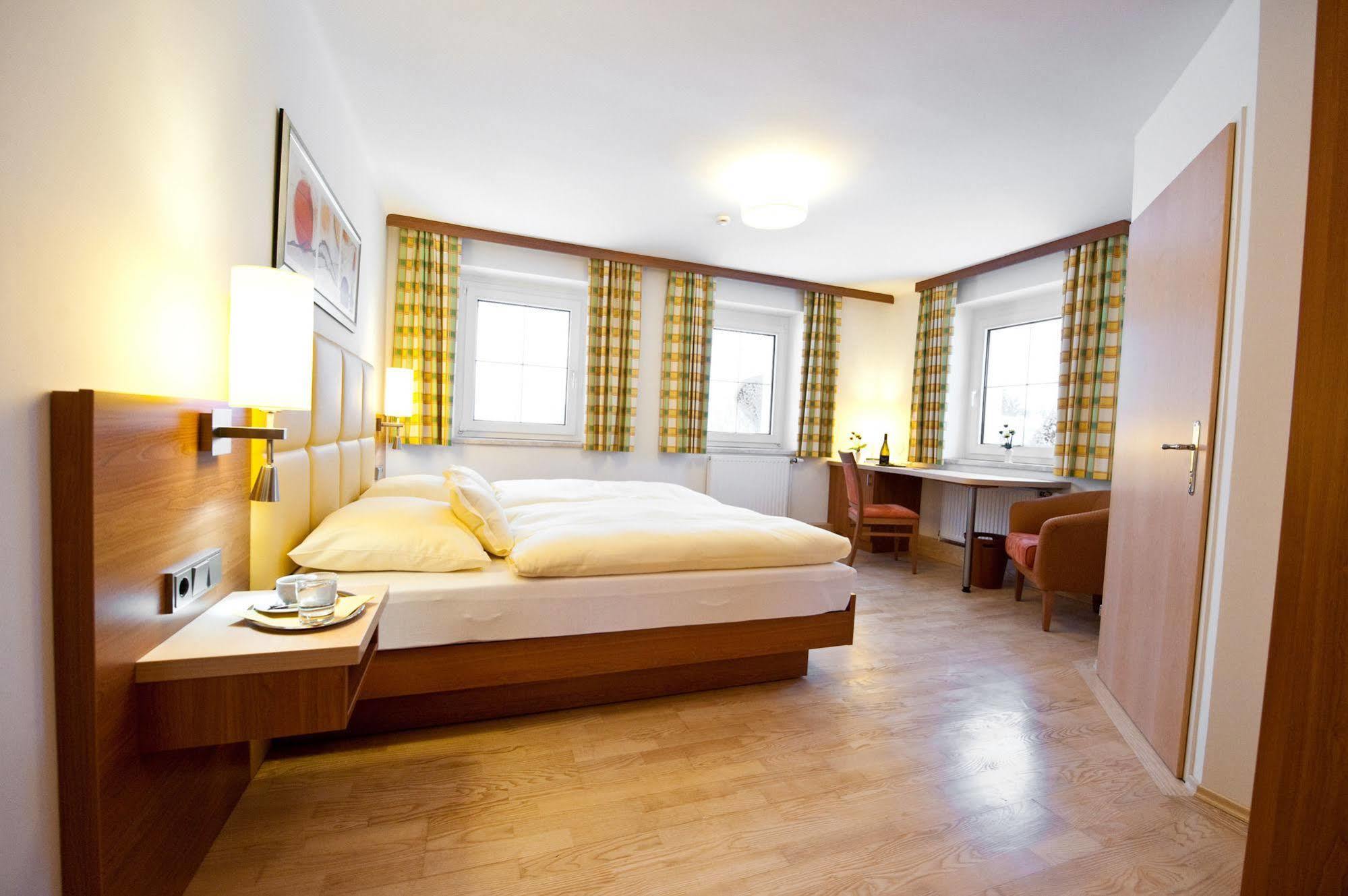 Hotel Sonnenhof Timelkam 外观 照片